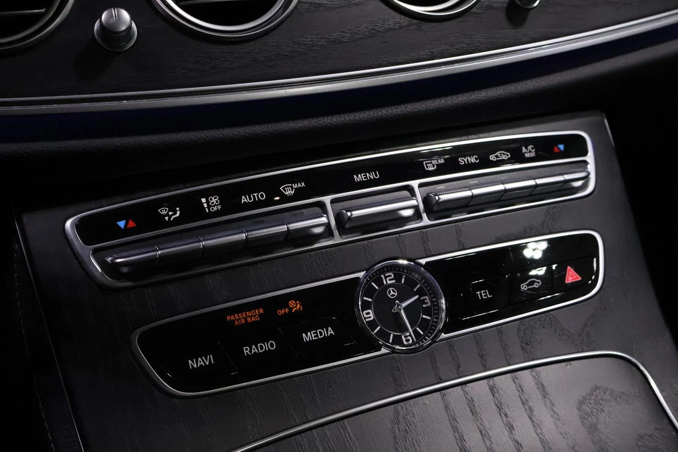 Mercedes-Benz E 450 4MATIC* АвтоКредит* (ЦЕНА ДО БГ), снимка 10 - Автомобили и джипове - 54178042