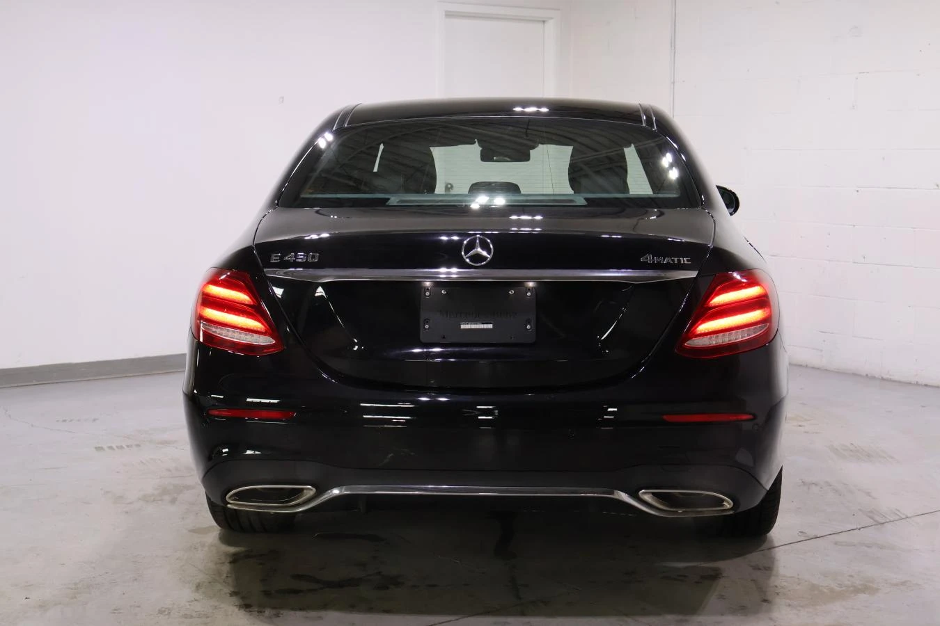 Mercedes-Benz E 450 4MATIC* АвтоКредит* (ЦЕНА ДО БГ), снимка 3 - Автомобили и джипове - 54178042