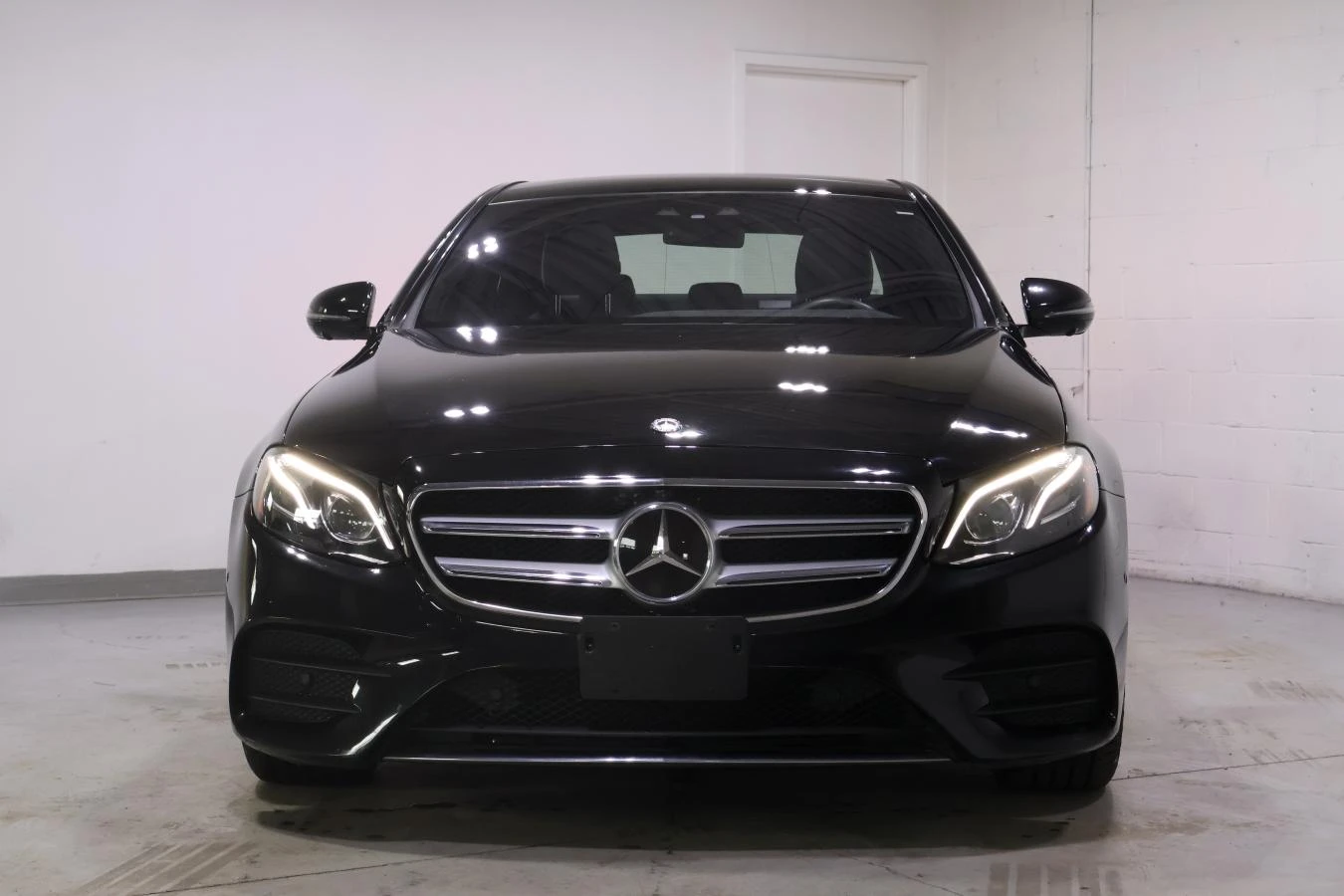 Mercedes-Benz E 450 4MATIC* АвтоКредит* (ЦЕНА ДО БГ), снимка 6 - Автомобили и джипове - 54178042