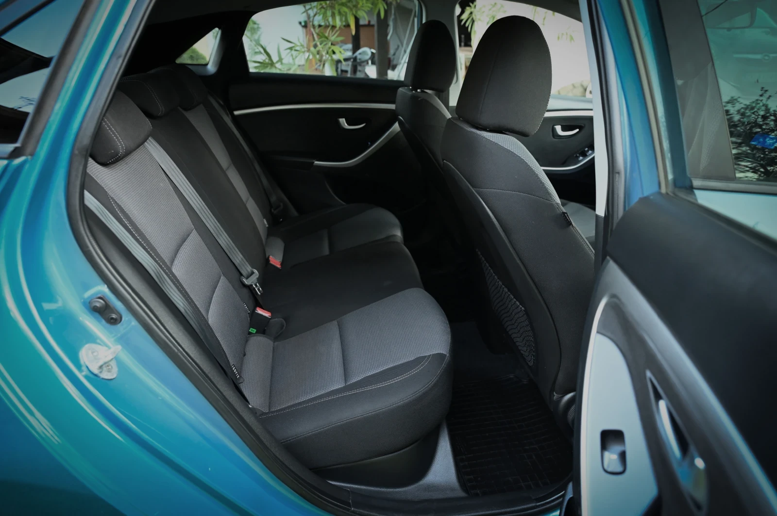 Hyundai I30 1.6CRDi 110, снимка 11 - Автомобили и джипове - 54483258