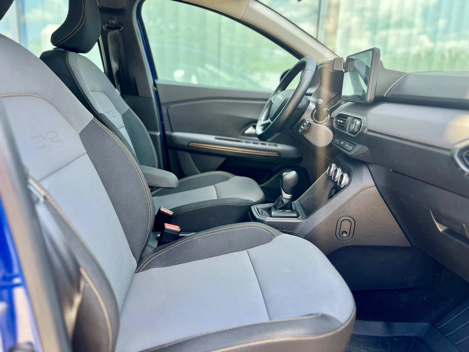 Dacia Sandero Stepway / Extreme / 1.0 TCe / 90 �.�. / ��������� | Mobile.bg � ����������� 9