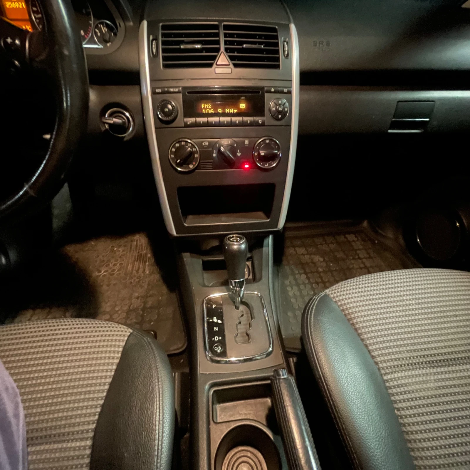 Mercedes-Benz A 200 A 2.0 CDI AVANGART AVTOMAT, снимка 14 - Автомобили и джипове - 55137976