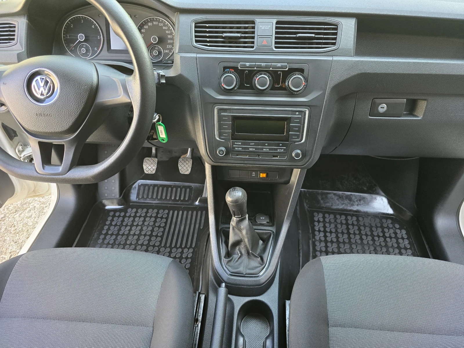 VW Caddy 1.6 TDI L2H1 BMT Maxi, снимка 8 - Автомобили и джипове - 55335568
