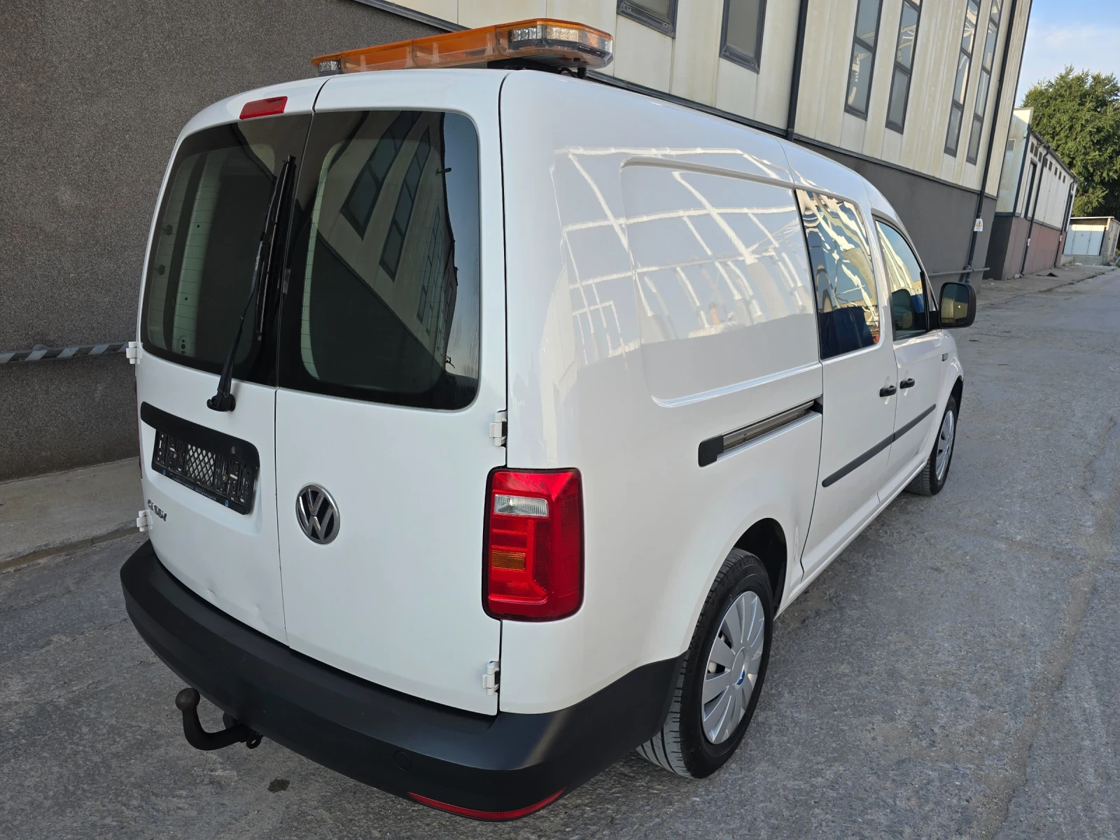 VW Caddy 1.6 TDI L2H1 BMT Maxi, снимка 3 - Автомобили и джипове - 55335568