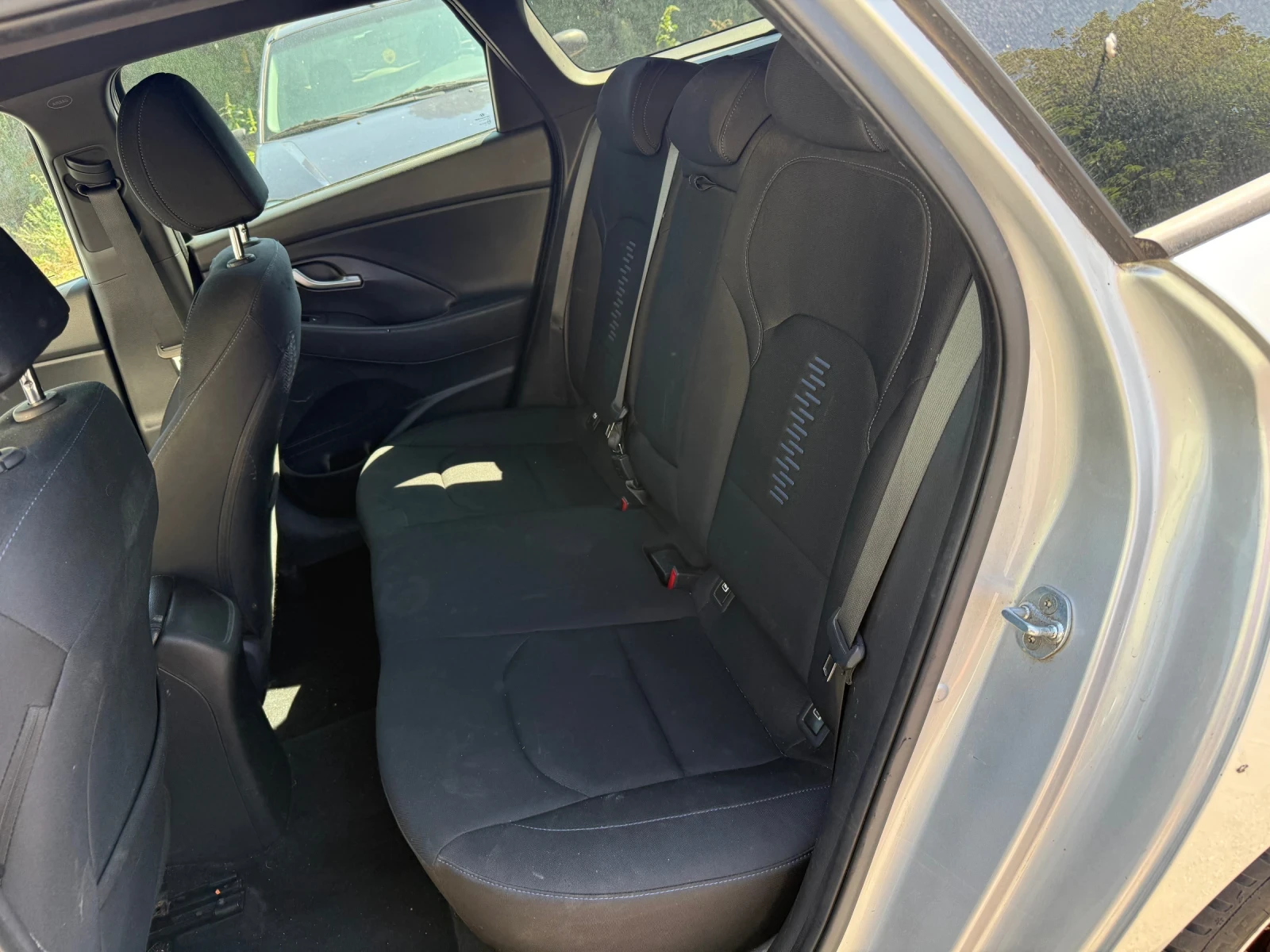Hyundai I30 1.6 дизел, снимка 15 - Автомобили и джипове - 55492608