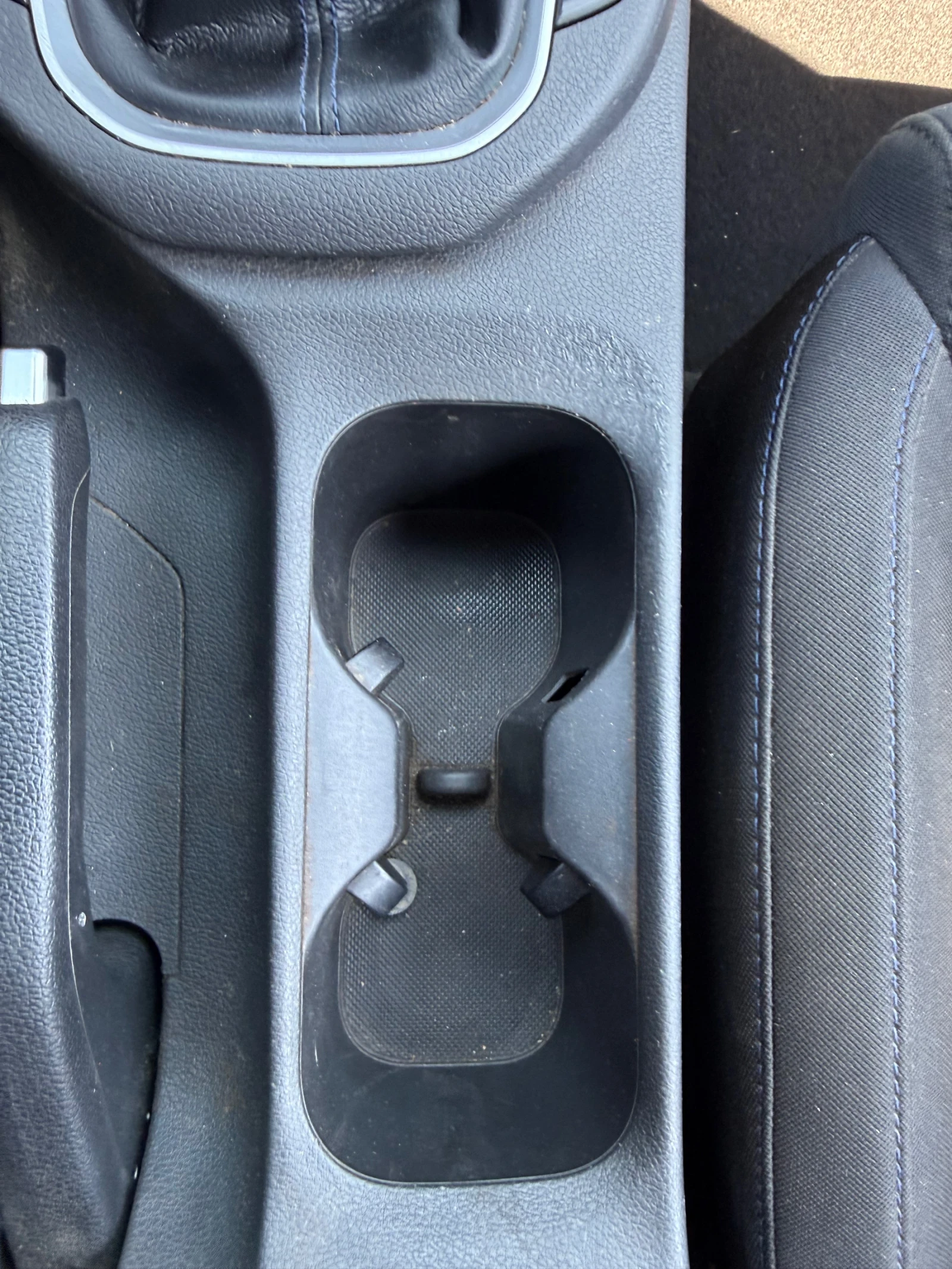 Hyundai I30 1.6 дизел, снимка 13 - Автомобили и джипове - 55492608