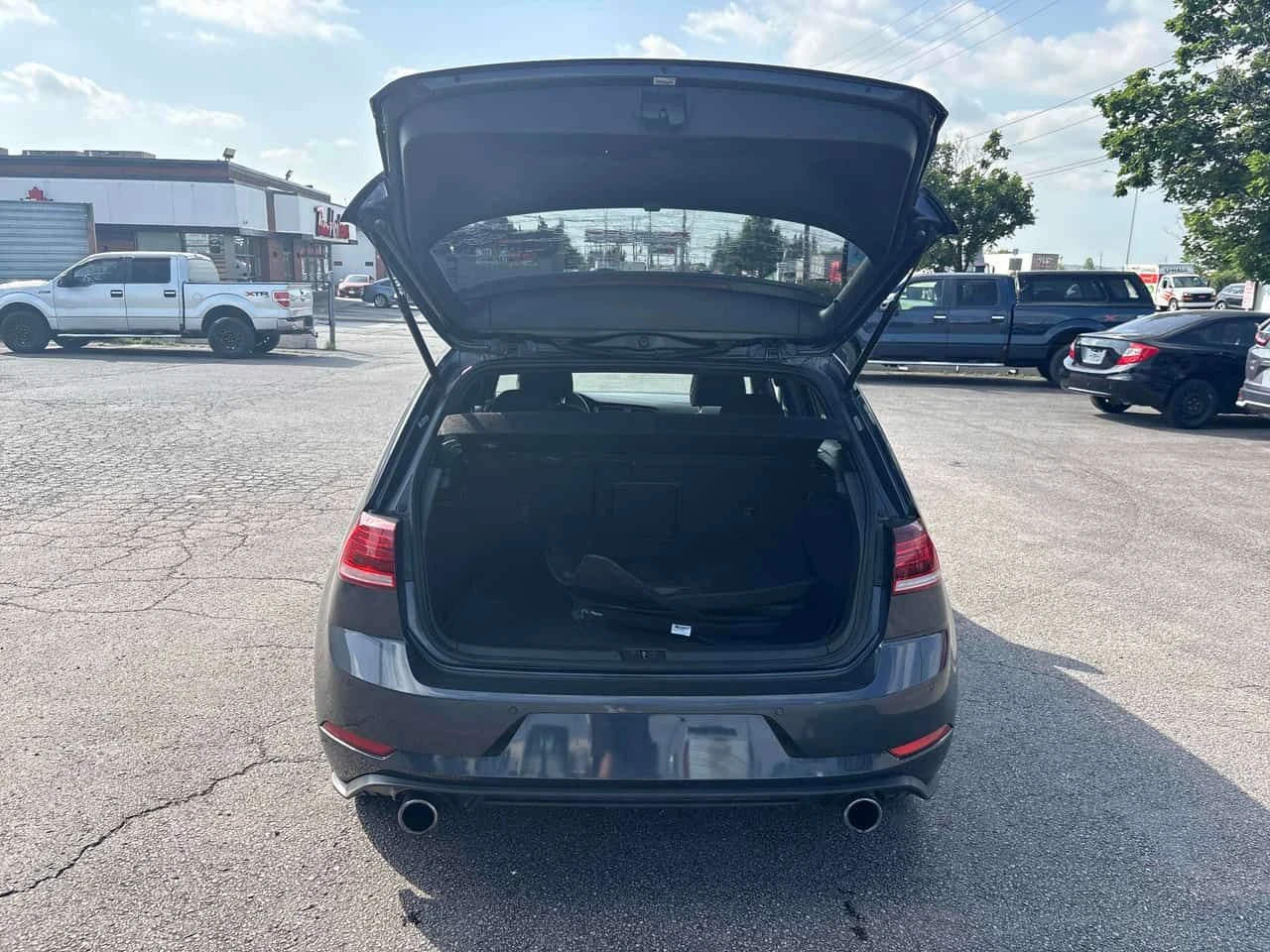VW Golf * 5 door Manual * CARFAX * ЦЕНА ДО БГ, снимка 6 - Автомобили и джипове - 55646832