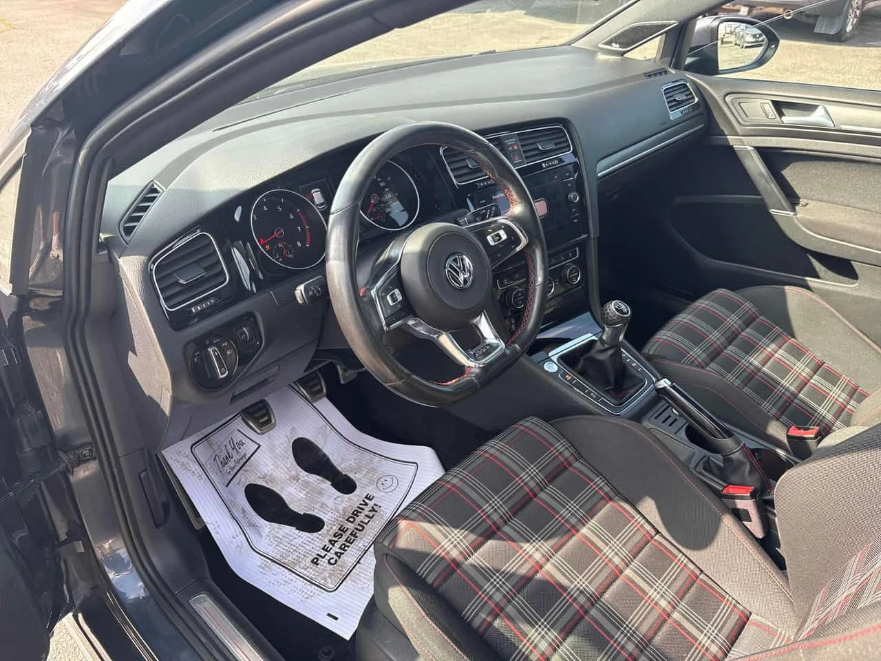 VW Golf * 5 door Manual * CARFAX * ЦЕНА ДО БГ, снимка 8 - Автомобили и джипове - 55646832