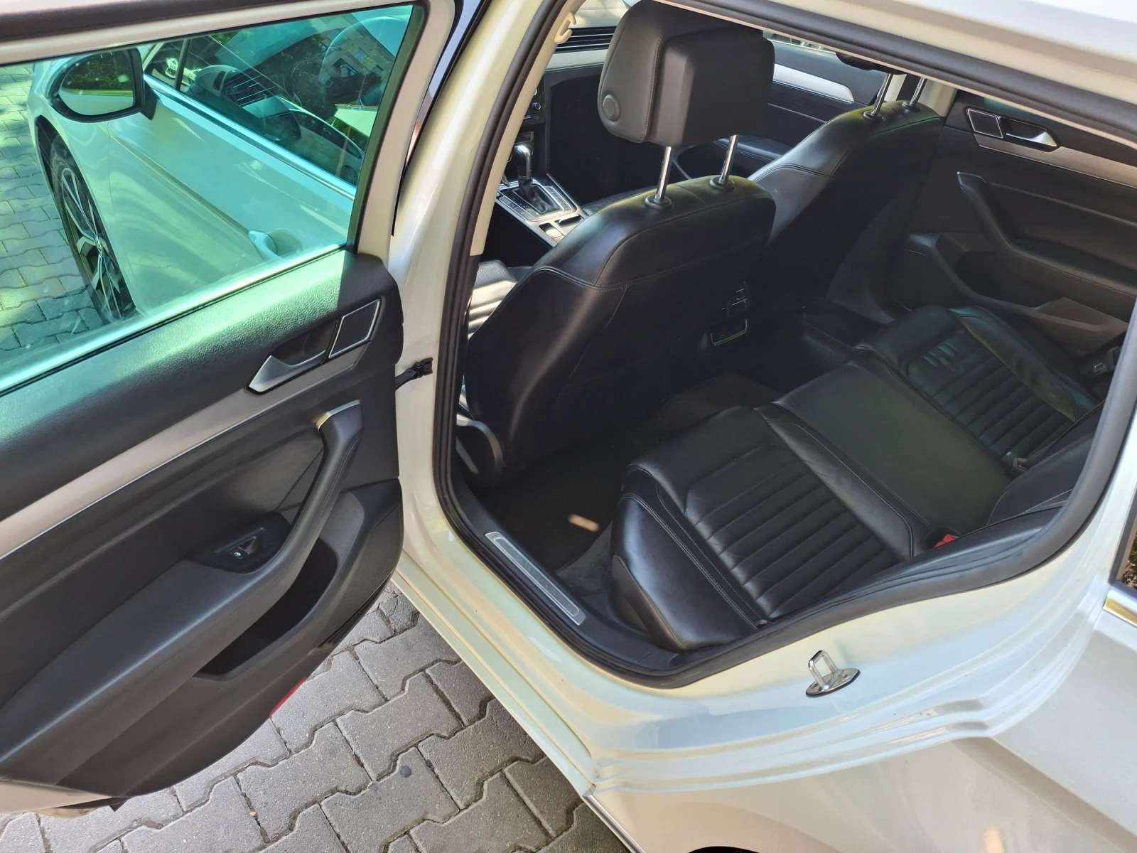 VW Passat 2.0/150 TDI/ Digital, снимка 12 - Автомобили и джипове - 55885222