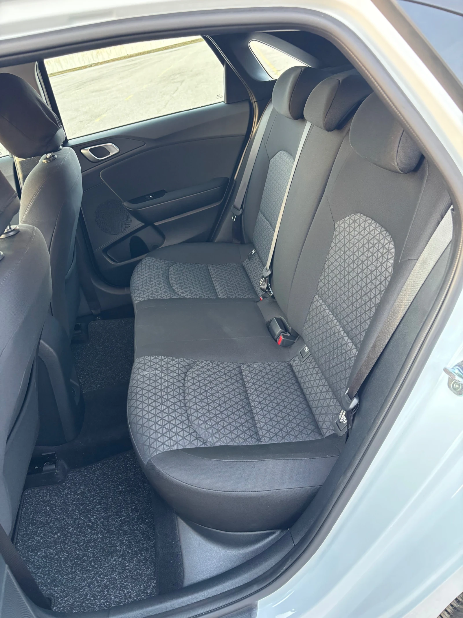 Kia Ceed T-GDI Facelift, снимка 11 - Автомобили и джипове - 55958733