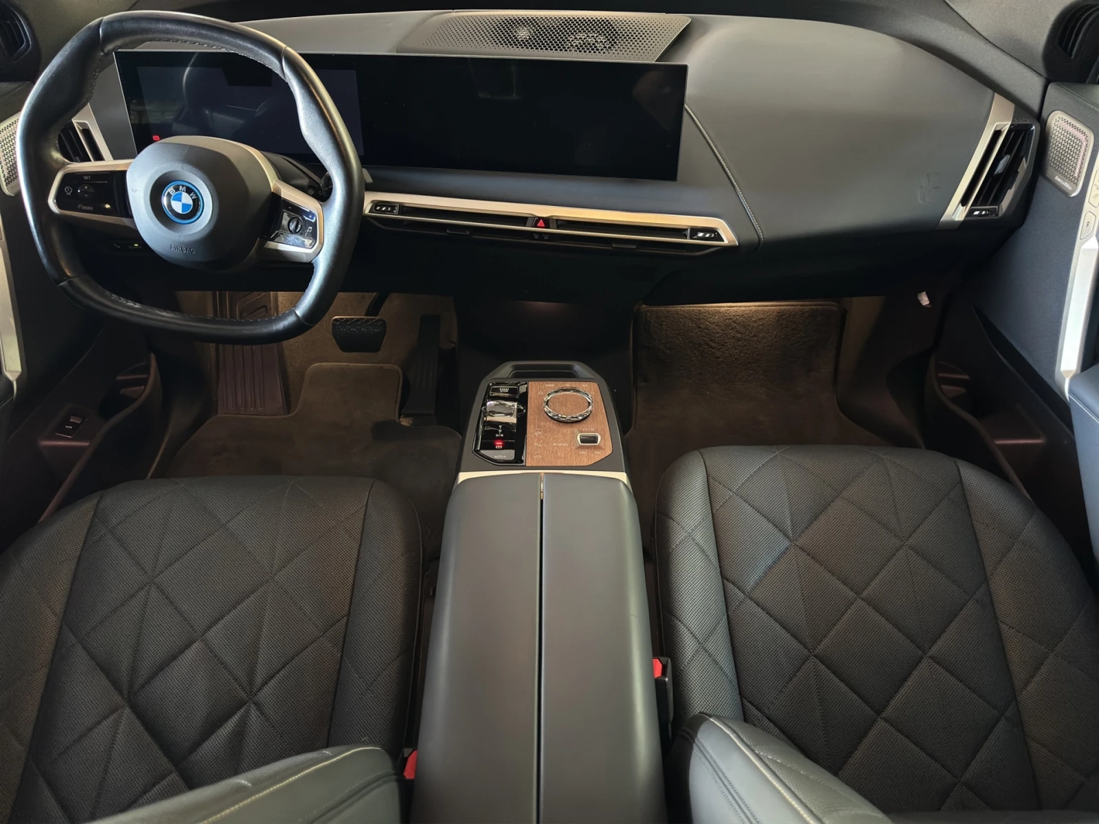 BMW iX xDrive50, снимка 7 - Автомобили и джипове - 56128231