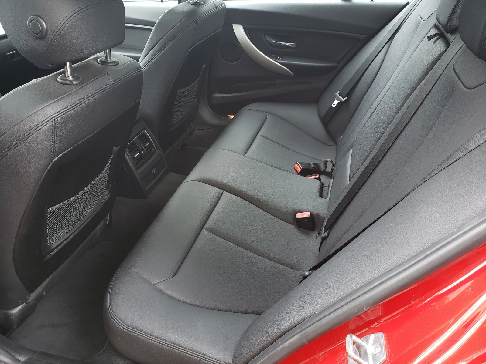 BMW 320 XDrive, снимка 10 - Автомобили и джипове - 56359219