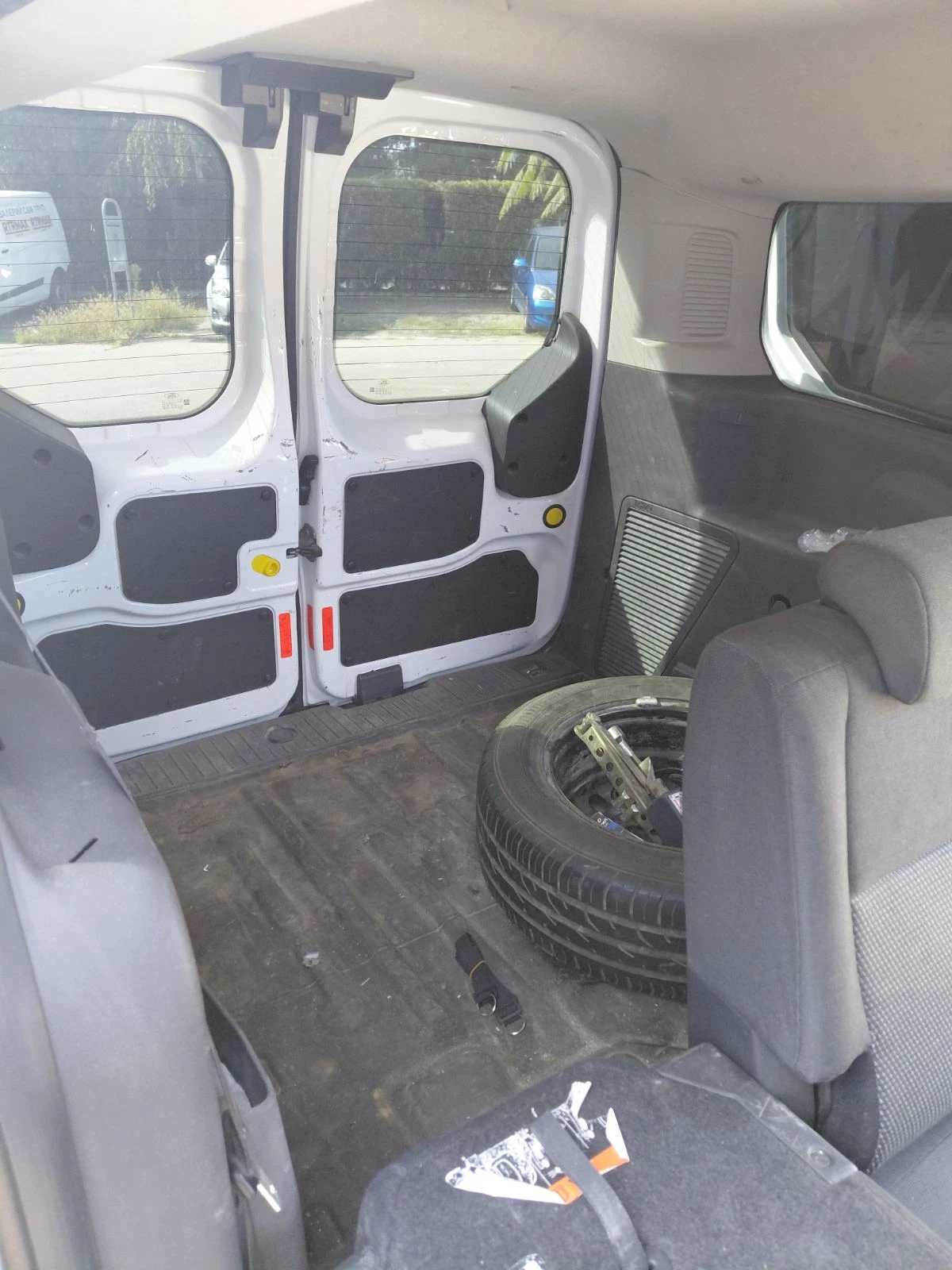 Ford Connect, снимка 6 - Автомобили и джипове - 56372237