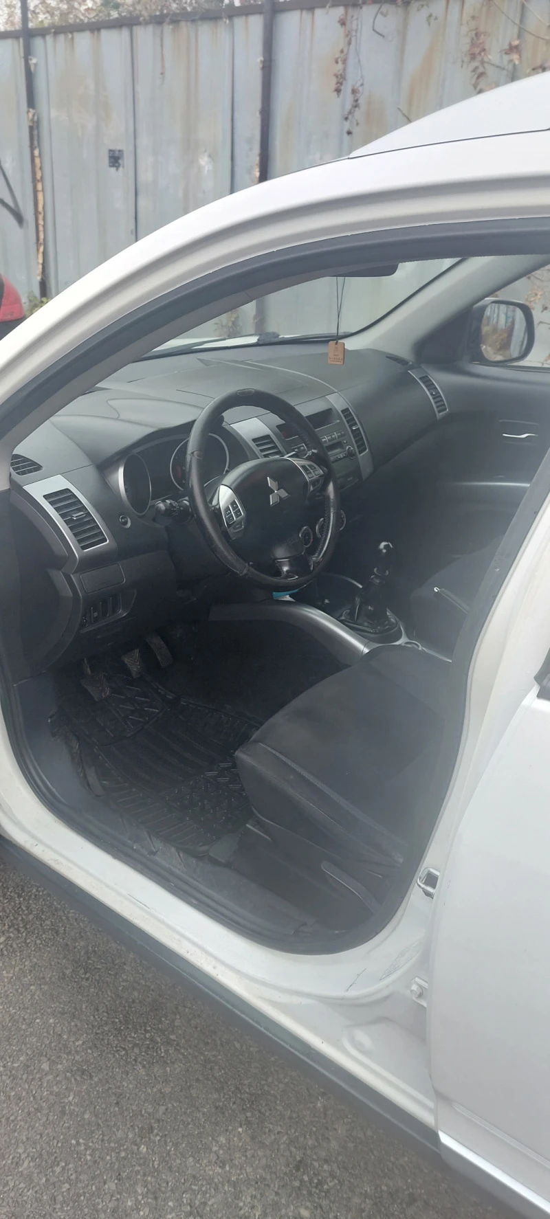 Mitsubishi Outlander 2.0 D, снимка 8 - Автомобили и джипове - 46455972