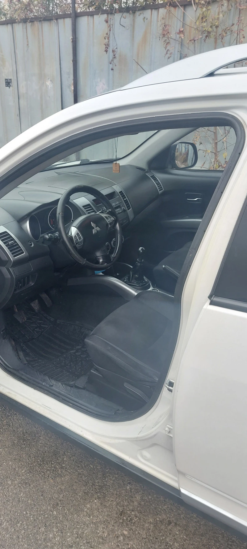 Mitsubishi Outlander 2.0 D, снимка 4 - Автомобили и джипове - 46455972