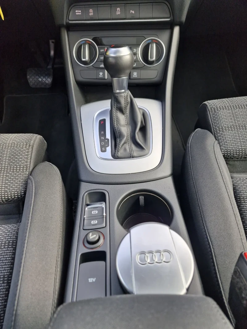 Audi Q3 2.0 TDI  184к.с Quattro панорама, снимка 12 - Автомобили и джипове - 49550730