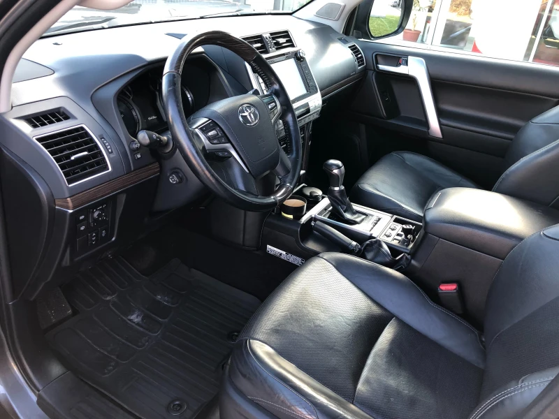 Toyota Land cruiser 2.8 D-4D Luxury Premium, снимка 9 - Автомобили и джипове - 48335104