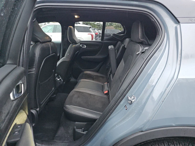 Volvo XC40 T5 R-Design, снимка 11 - Автомобили и джипове - 52516073