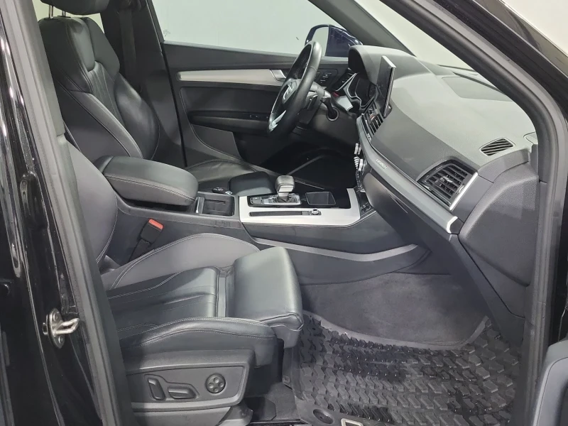 Audi Q5 Technik* S-line* Quattro* 360View* Подгрерв* Пано*, снимка 11 - Автомобили и джипове - 53382607