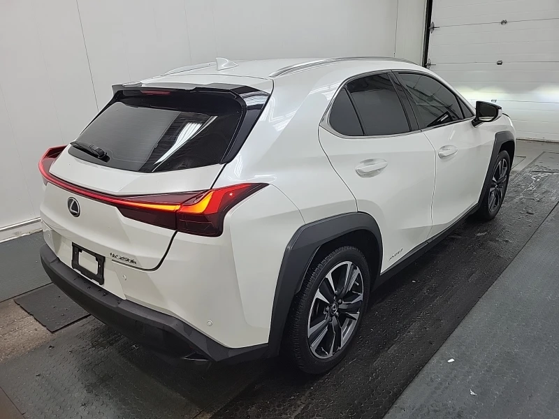Lexus UX 250h ПОДГРЕВ/КЕЙЛЕС/НАВИ/КАМЕРА, снимка 3 - Автомобили и джипове - 53479227