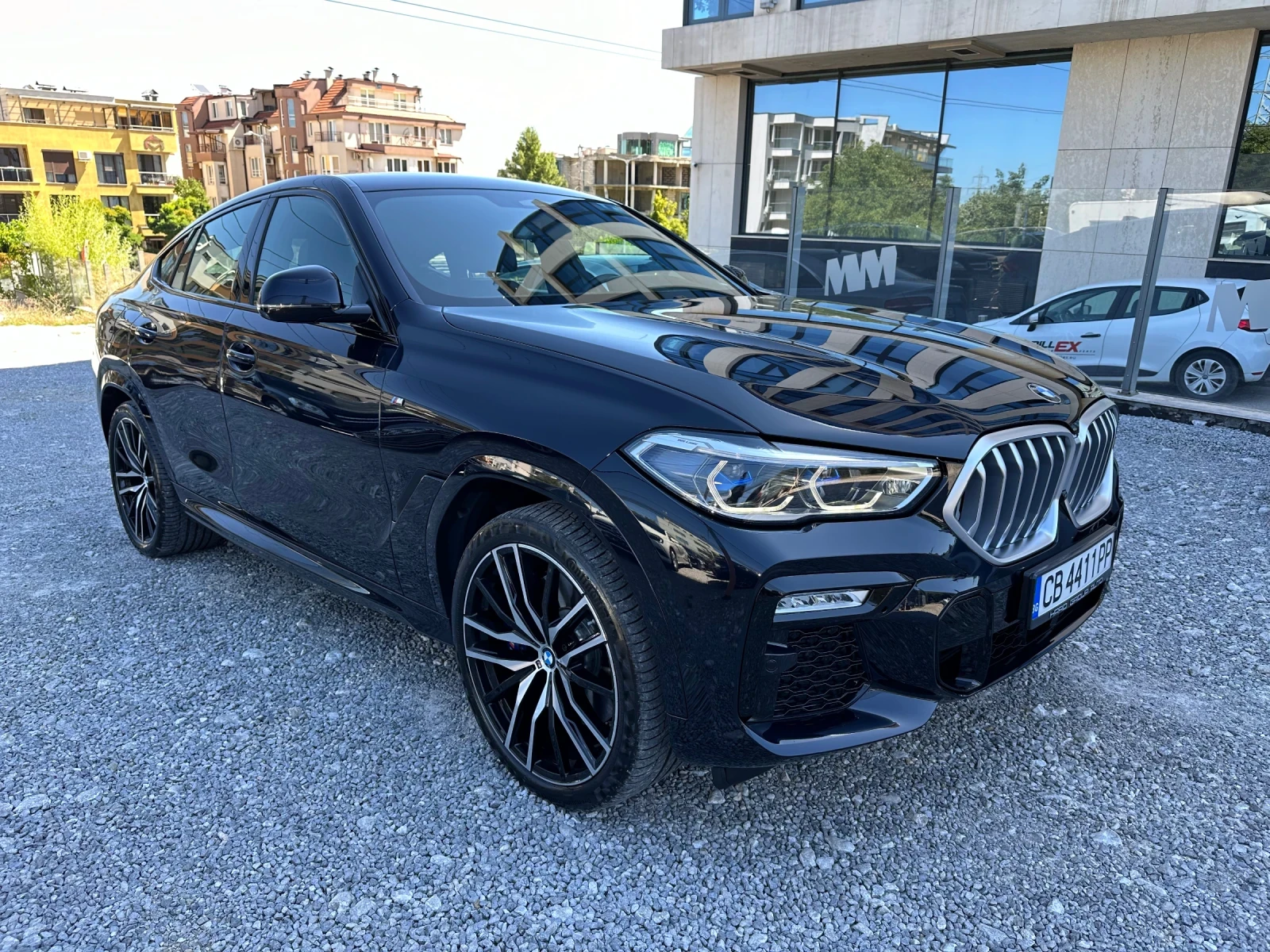 BMW X6 M40i ГАРАНЦИЯ* Laser* Вакум* Individual* Pano* Car - изображение 3