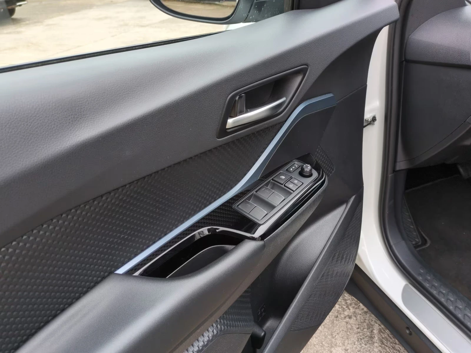 Toyota C-HR 1.8HEV/122HP/PARKASS./LED/CAM/ACC/BSA/KLESS/902f | Mobile.bg   14