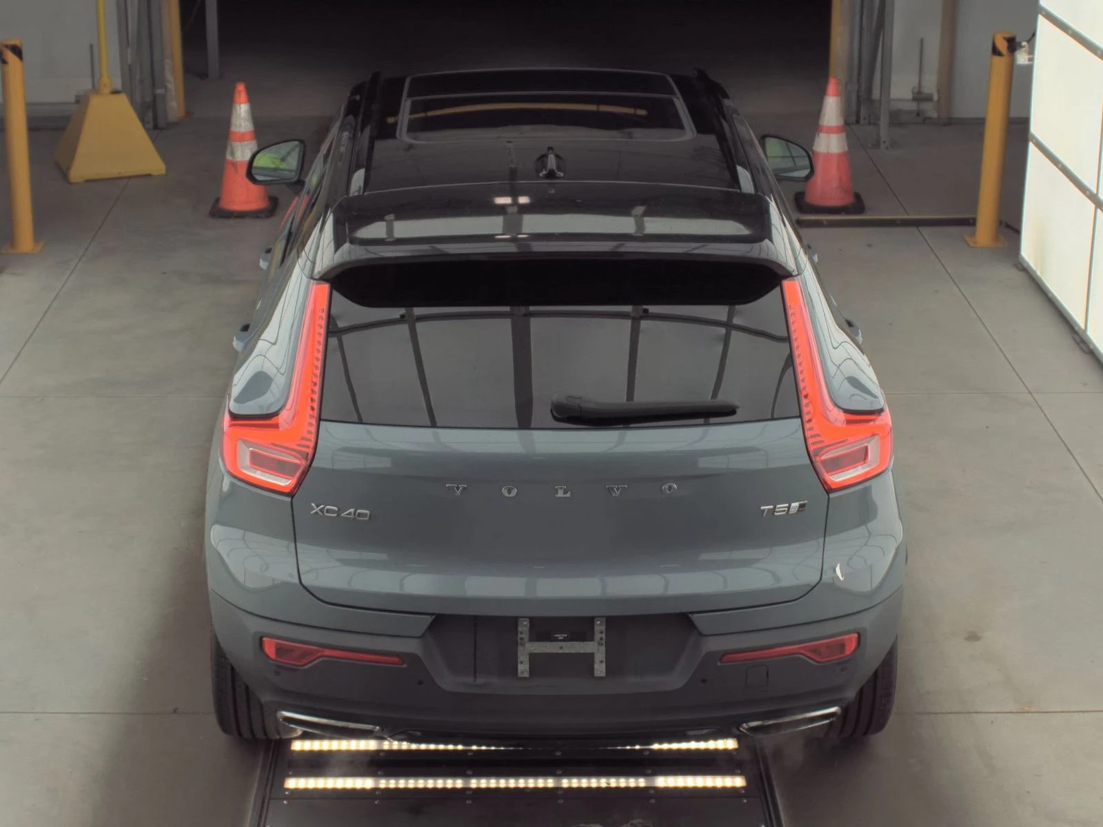 Volvo XC40 T5 R-Design - изображение 5