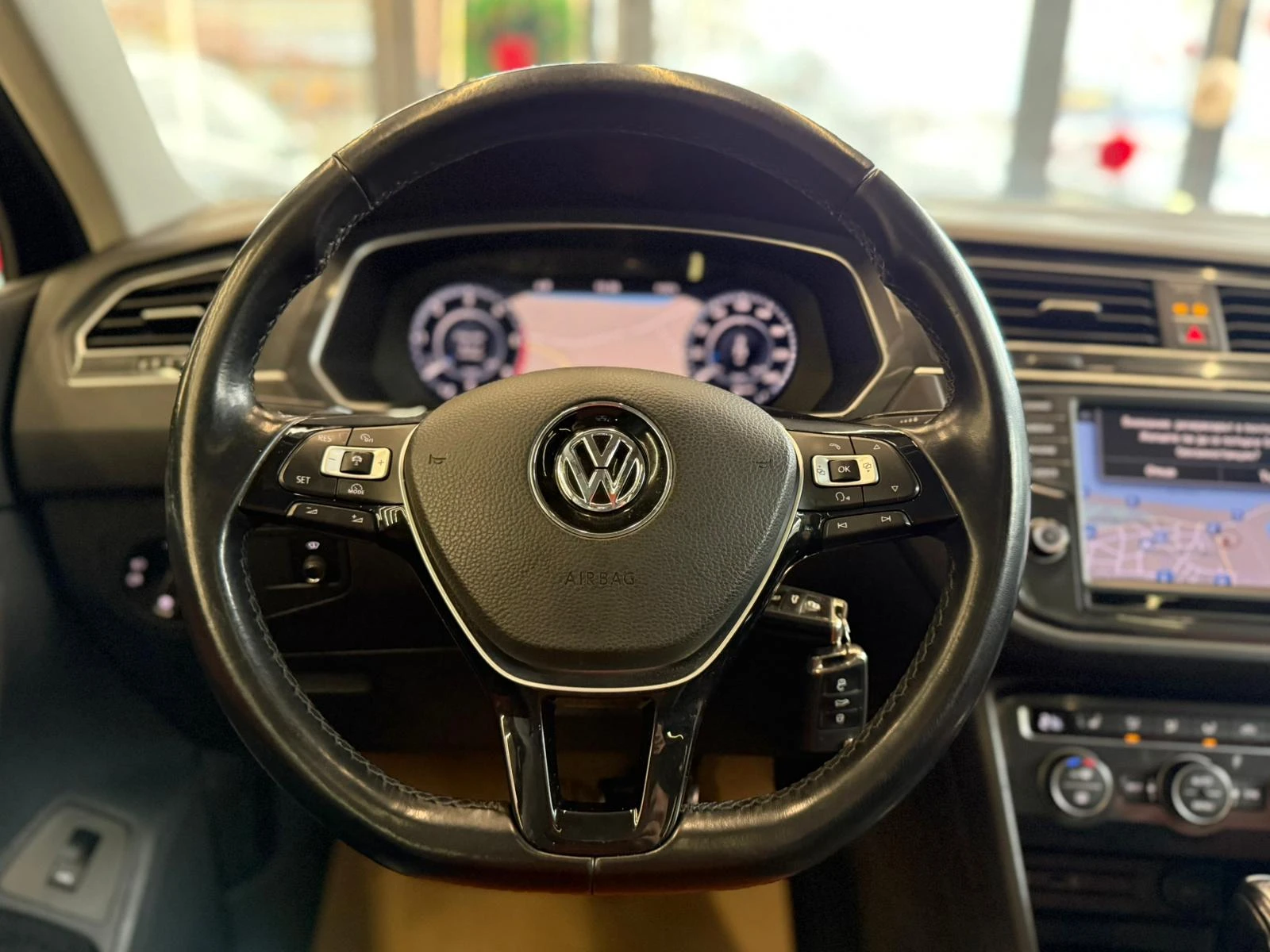 VW Tiguan R-Line* 4Motion* Panorama* Подгрев* Лизинг - изображение 10