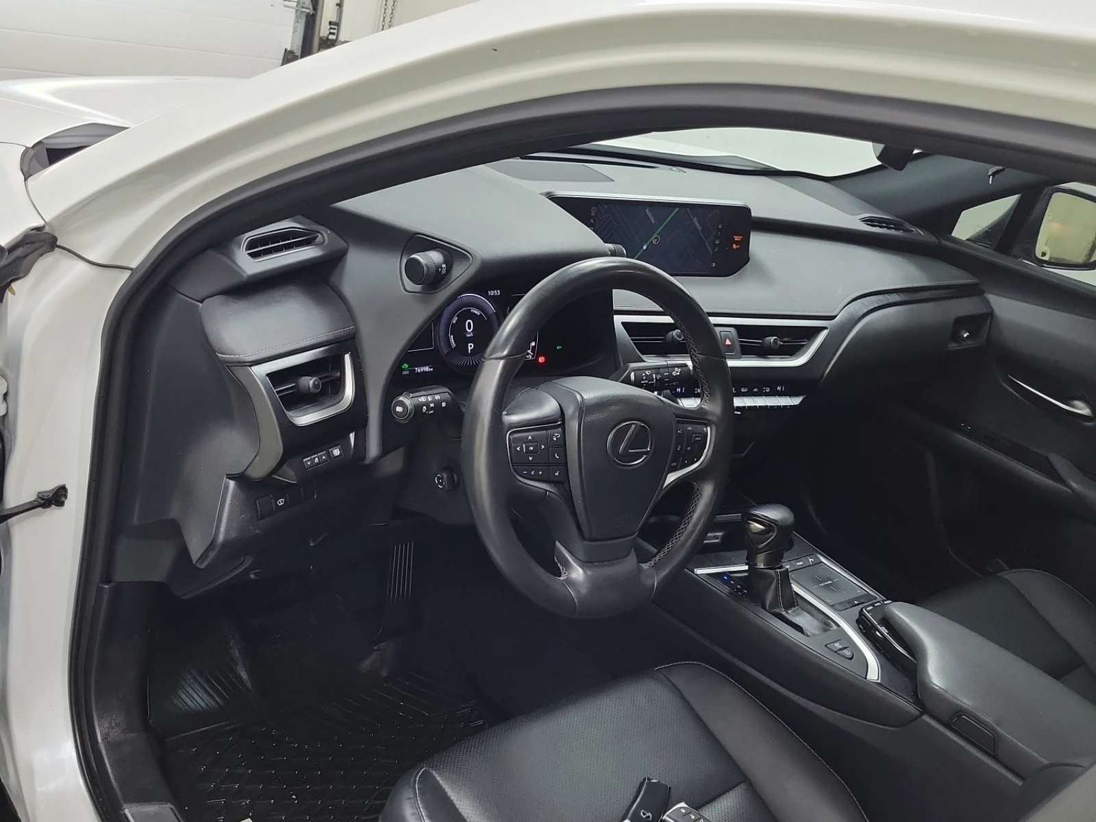 Lexus UX 250h ПОДГРЕВ/КЕЙЛЕС/НАВИ/КАМЕРА - изображение 8