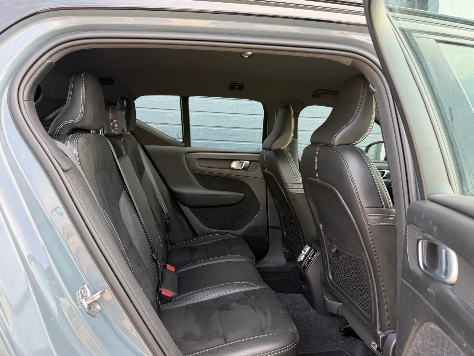 Volvo XC40 Recharge P8 AWD 78kWh 2020 R-Design, снимка 14 - Автомобили и джипове - 53724424