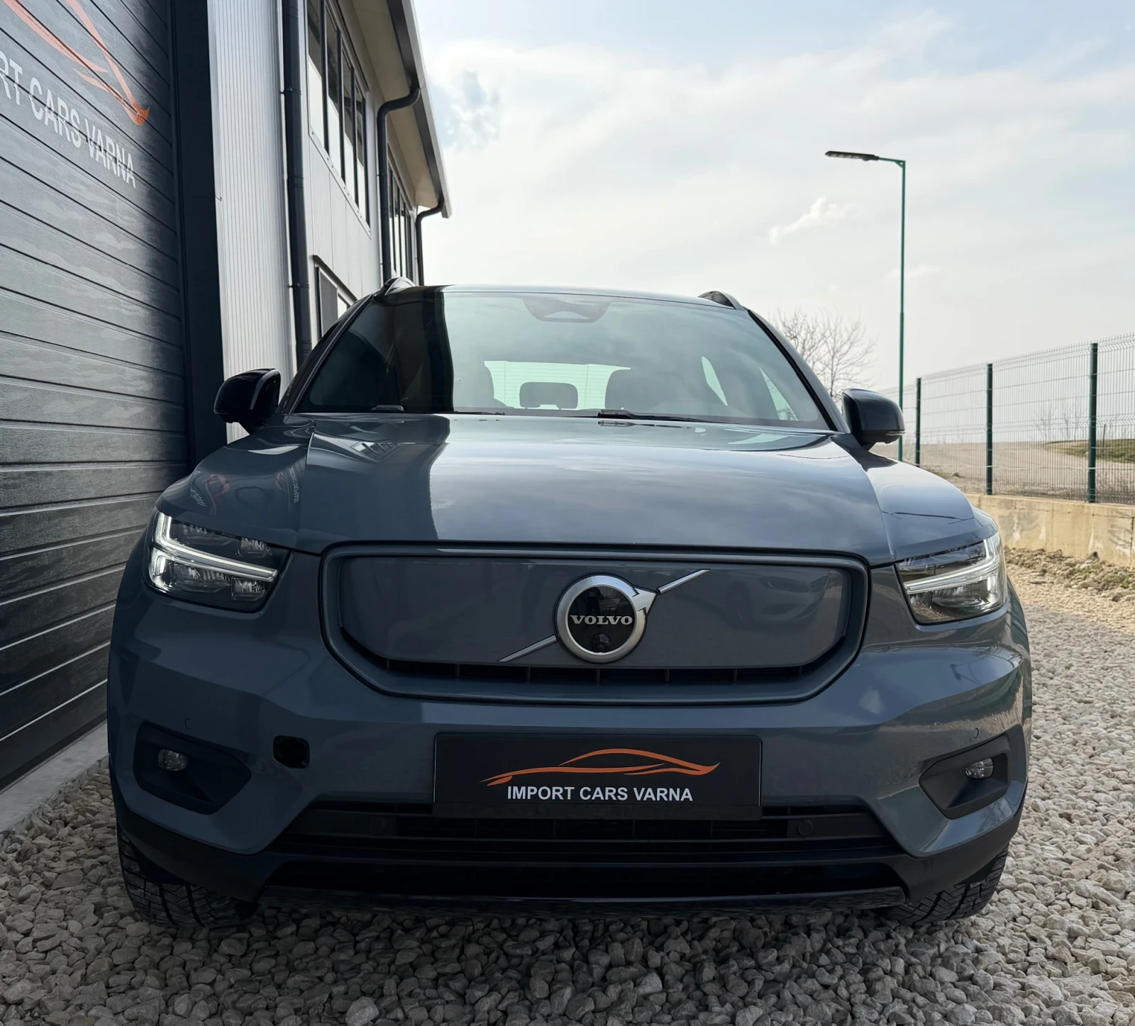 Volvo XC40 Recharge P8 AWD 78kWh 2020 R-Design - изображение 2