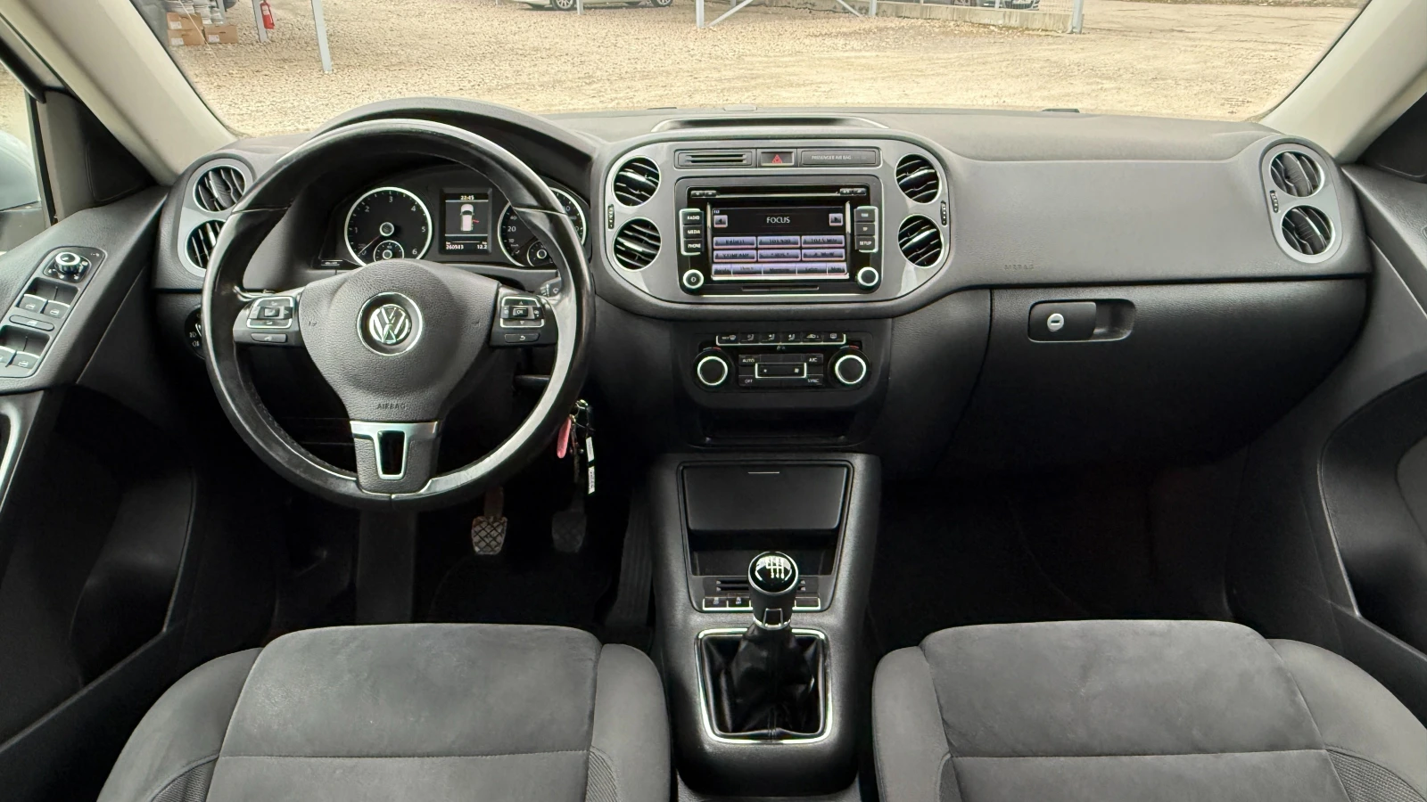 VW Tiguan 2.0TDI/140кс/Park Assist/НОВ ВНОС ОТ ИТАЛИЯ, снимка 11 - Автомобили и джипове - 53914488