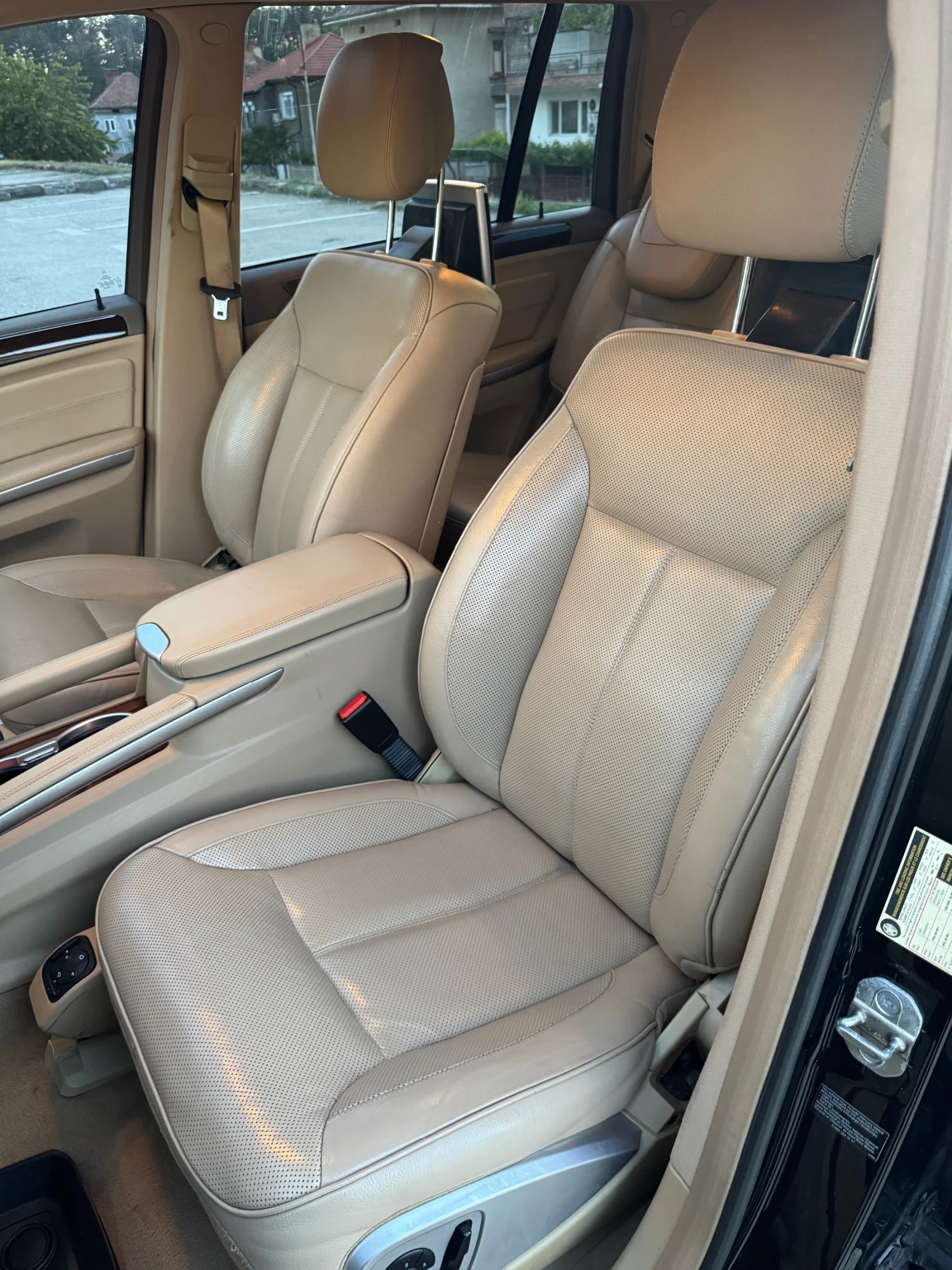 Mercedes-Benz GL 500 388k.c. AMG 7-местен !!!, снимка 10 - Автомобили и джипове - 54582097