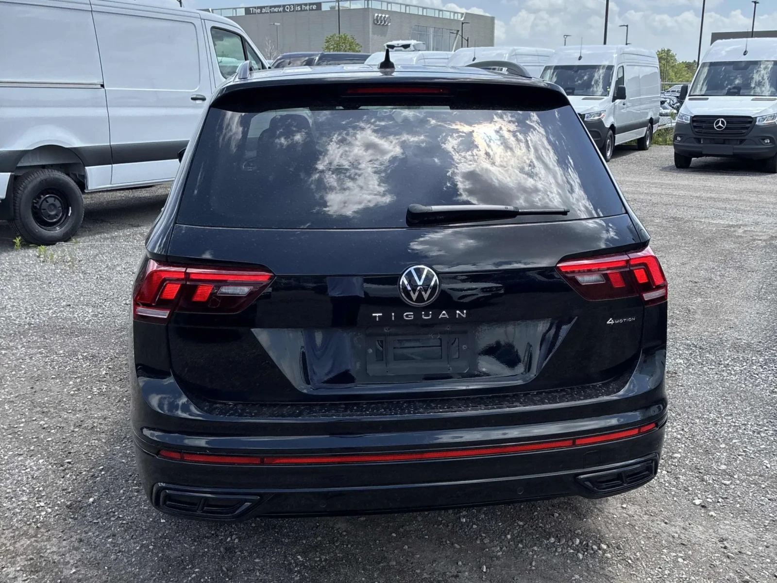 VW Tiguan Comfortline R-Line Black Edition/CARFAX, снимка 5 - Автомобили и джипове - 55157858