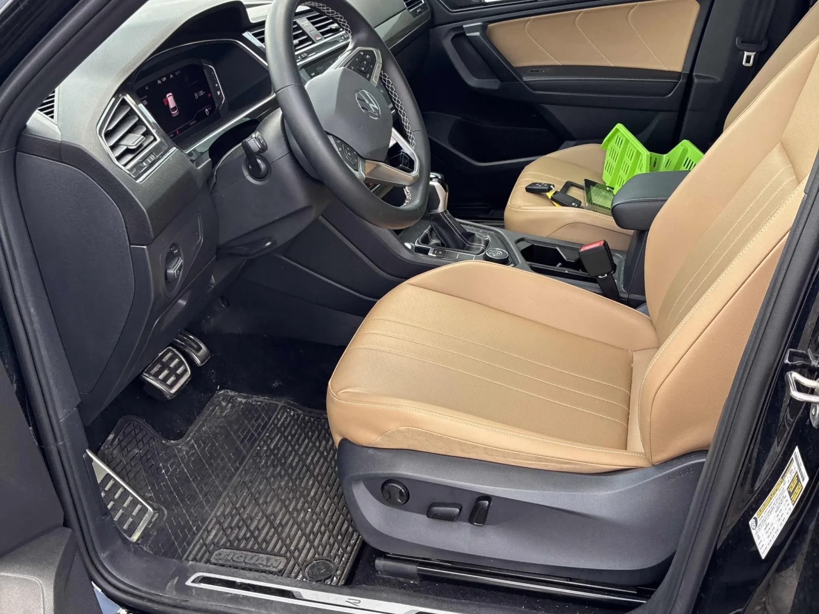 VW Tiguan Comfortline R-Line Black Edition/CARFAX, снимка 7 - Автомобили и джипове - 55157858