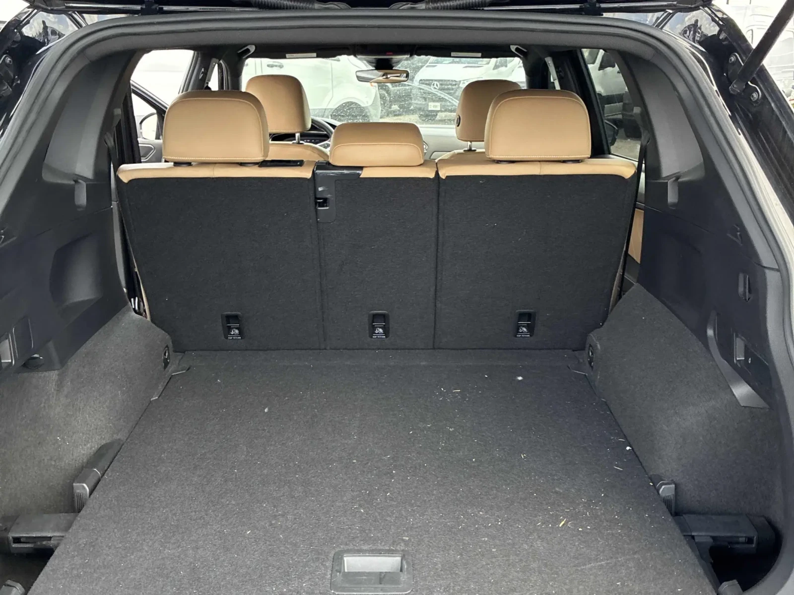 VW Tiguan Comfortline R-Line Black Edition/CARFAX, снимка 6 - Автомобили и джипове - 55157858