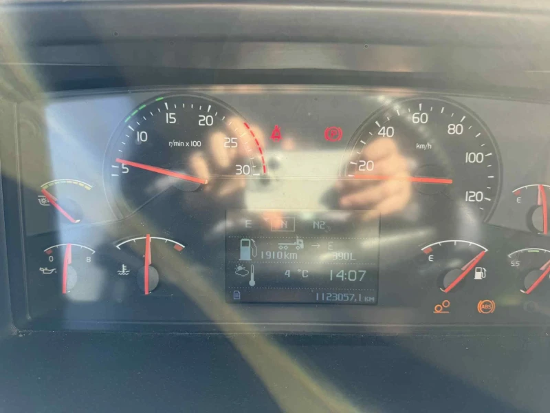 Volvo Fm FM 330, снимка 10 - Камиони - 53100918