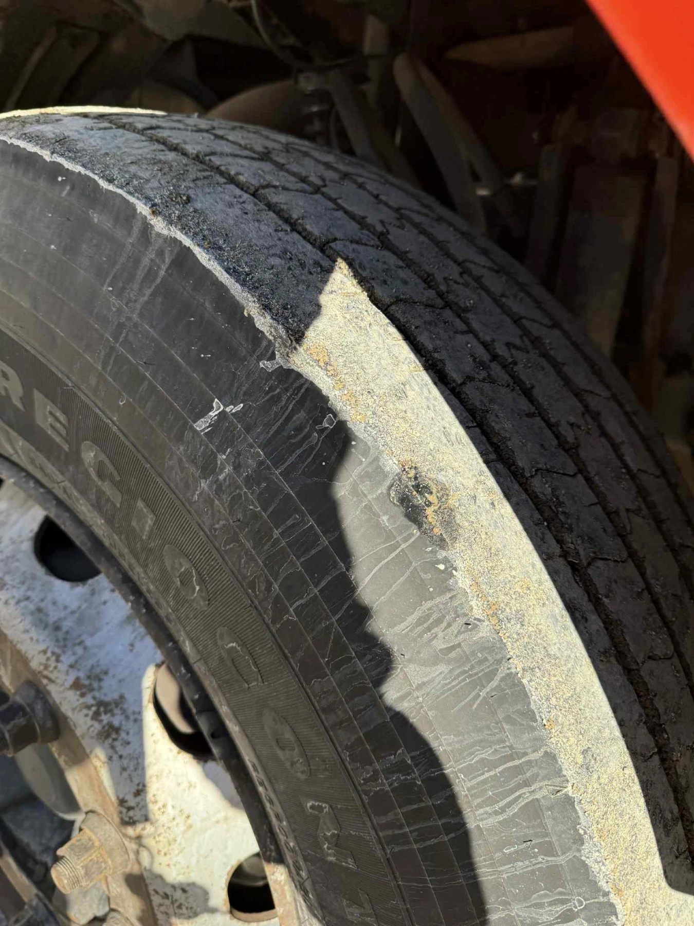 Volvo Fm FM 330 - изображение 6