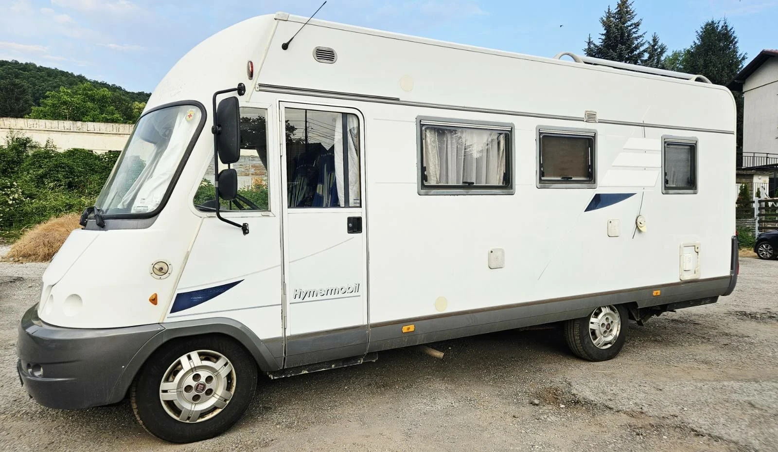 Кемпер HYMER / ERIBA BC 655 Classic, снимка 3 - Каравани и кемпери - 55945639