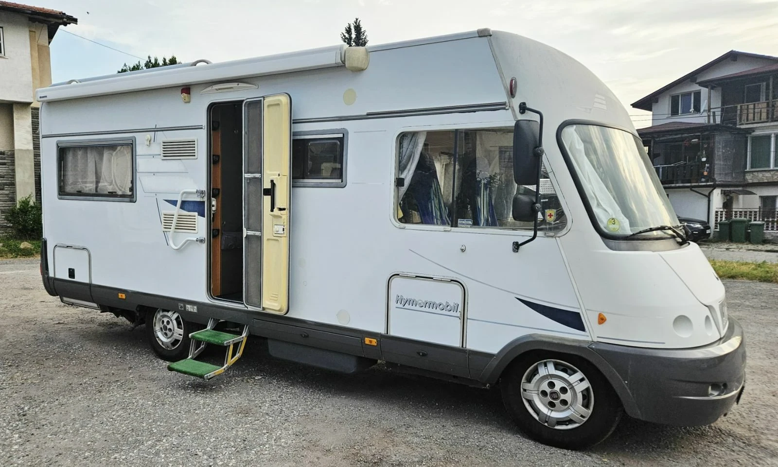 Кемпер HYMER / ERIBA BC 655 Classic, снимка 4 - Каравани и кемпери - 55945639