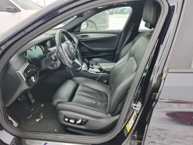 BMW 550 M550I XDRIVE * 360* ОБДУХВАНЕ* АМБИЕНТ* CARFAX * , снимка 8