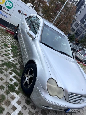     Mercedes-Benz C 200