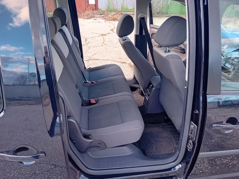 VW Caddy 1.6 ТДИ 102 кс, снимка 7 - Автомобили и джипове - 49042562