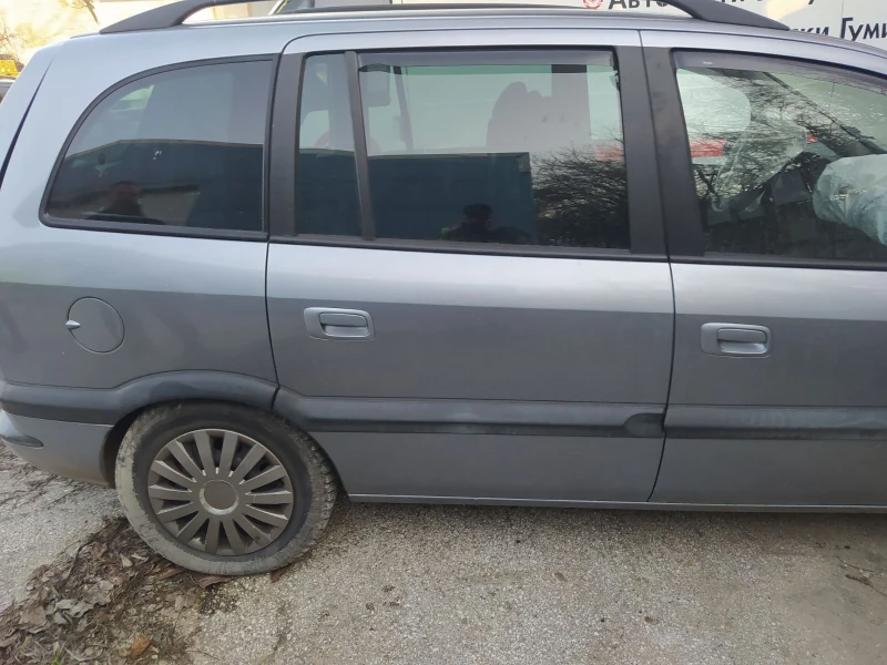 Opel Zafira, снимка 3 - Автомобили и джипове - 49348842