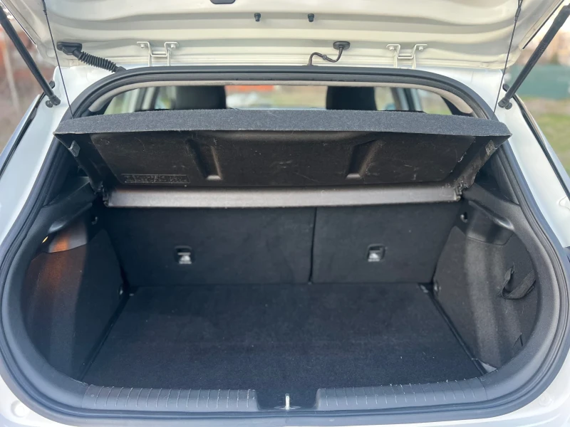 Hyundai I20 1.1 Crdi Euro 6 , снимка 17 - Автомобили и джипове - 49603388
