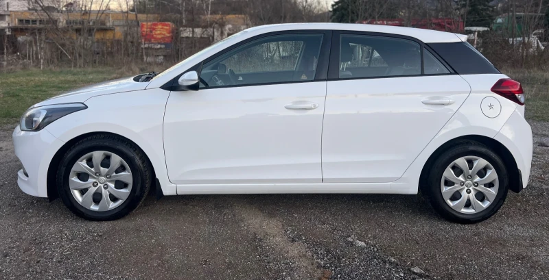 Hyundai I20 1.1 Crdi Euro 6 , снимка 7 - Автомобили и джипове - 49603388