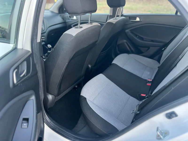 Hyundai I20 1.1 Crdi Euro 6 , снимка 13 - Автомобили и джипове - 49603388