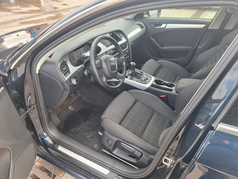 Audi A4 Комби, снимка 3 - Автомобили и джипове - 52045199