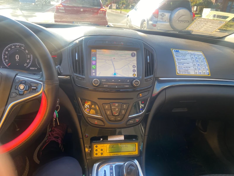 Opel Insignia 1.6 CDTI, снимка 8 - Автомобили и джипове - 52122326