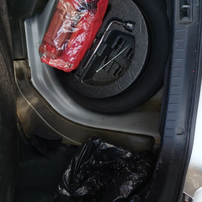 Toyota Avensis, снимка 5 - Автомобили и джипове - 52293173